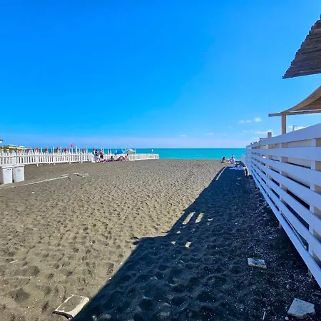 A Due Passi Dal Mare E Stazione